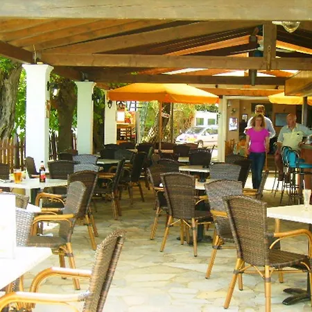 Ξενοδοχείο με διαμερίσματα Andreas House